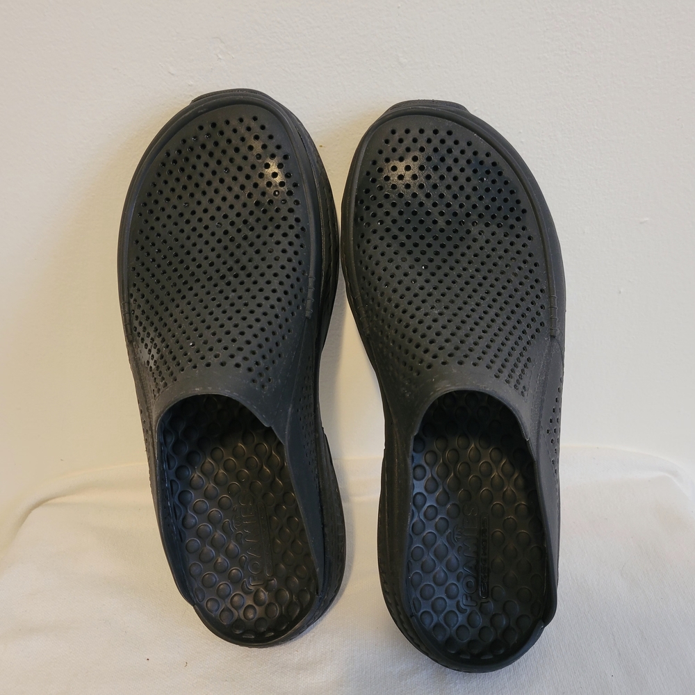 NWOT Mens Skechers Foamies Slip On Sz 10 Black. Perforated For Comfort
